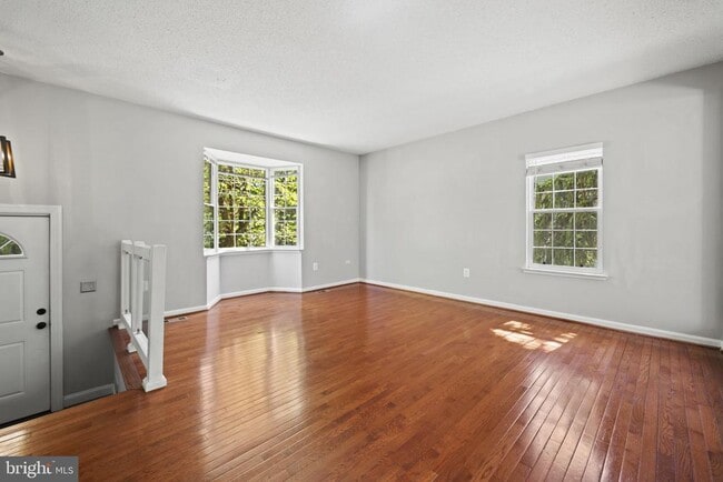 Building Photo - 2362 Hunters Square Ct