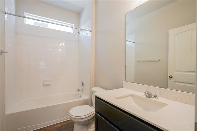 Building Photo - Beautiful and Spacious 4 BR / 3 BA Home fo...