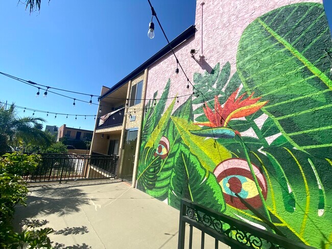 Building Photo - 4069 Oakwood Ave