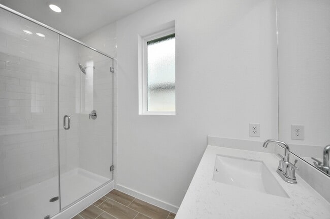 Building Photo - 1062 Blue Stone Dr