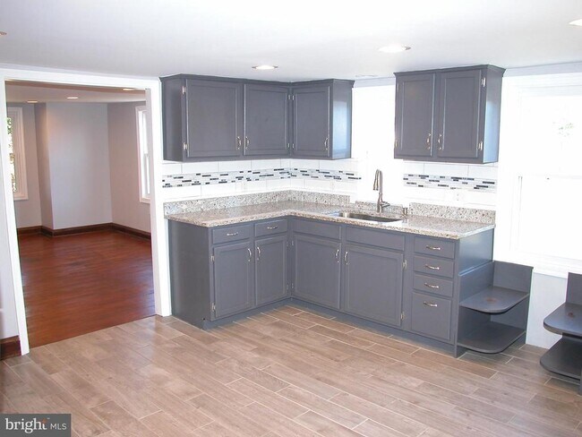 Building Photo - 14835 Clear Spring Rd