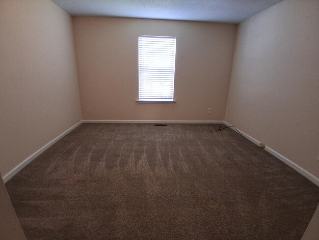 Building Photo - 821 Belle Dr