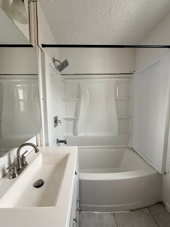 Building Photo - 26 Abbott St