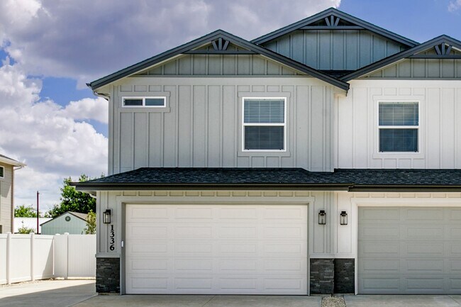 Building Photo - 1336 N Meridian Rd
