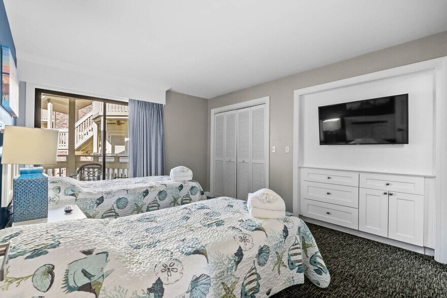 Building Photo - 2805B N Ocean Blvd