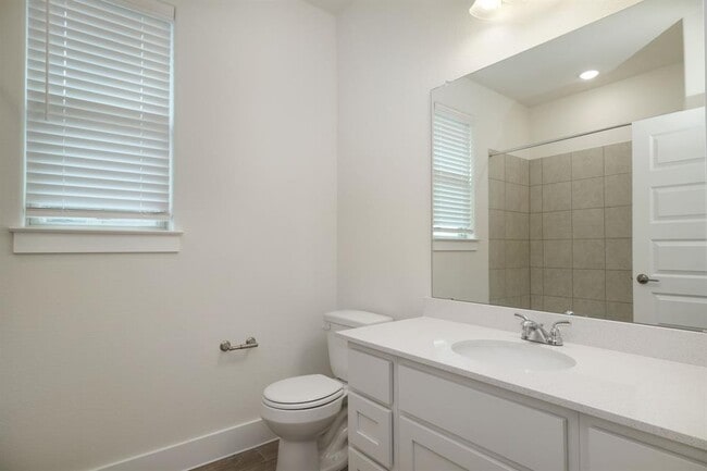 Building Photo - 436 Parkline Dr