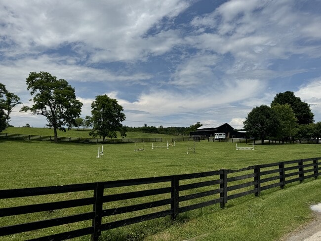 Building Photo - 1557 Clifton Rd