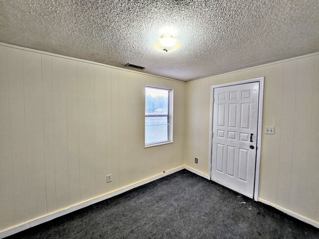 Building Photo - HOUSE FOR RENT - NW DECATUR