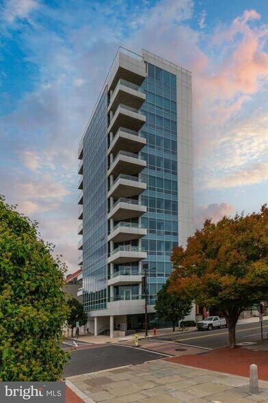 Building Photo - 101 Walnut St
