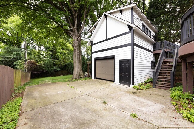 Building Photo - 521 Grandin Rd