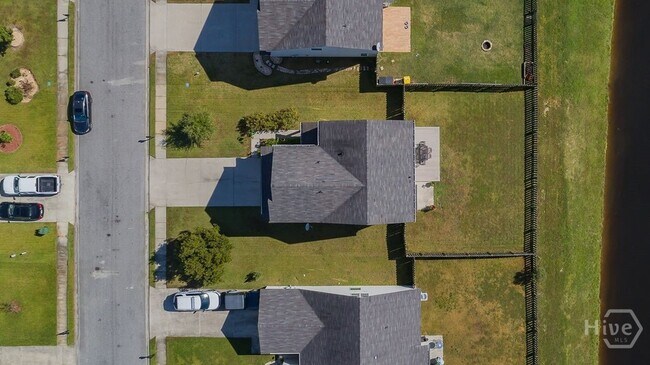 Building Photo - 285 Willow Point Cir
