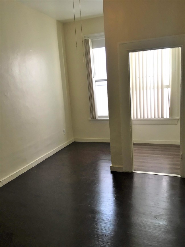 Primary Photo - 742 Market St