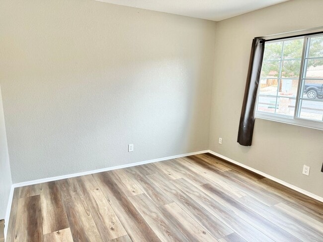 Building Photo - COMING SOON!! Comfortable and Spacious 3 b...