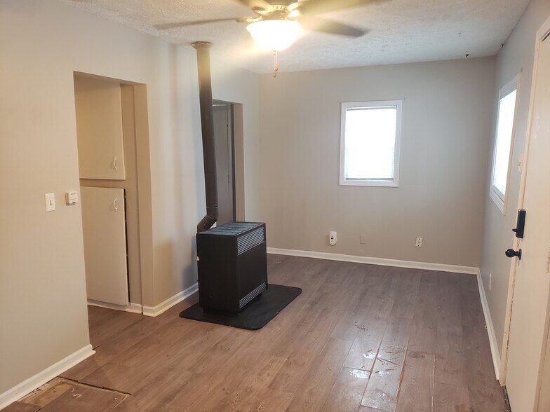 Building Photo - 837 Tisdale Ave