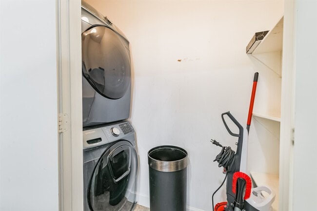 Building Photo - 11307 Main Holly Dr