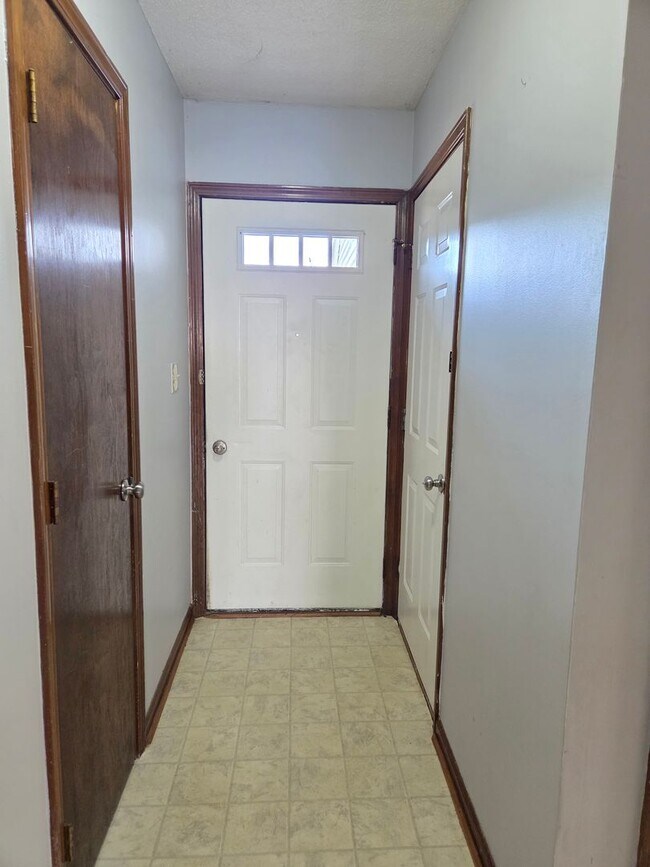 Building Photo - 629 Potomac Ct