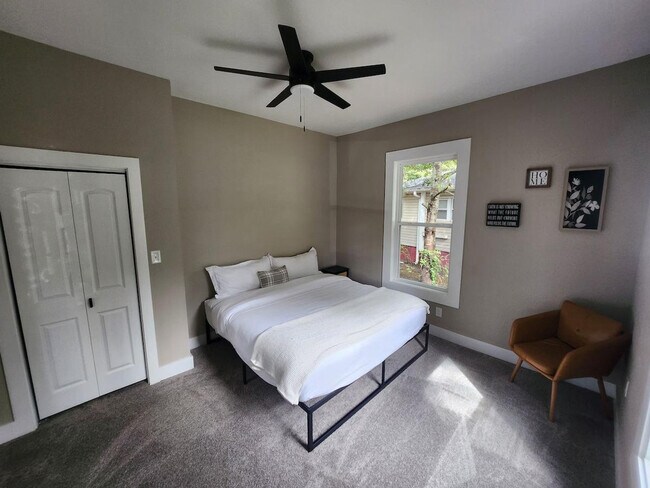 Building Photo - 203 Brockman Ave