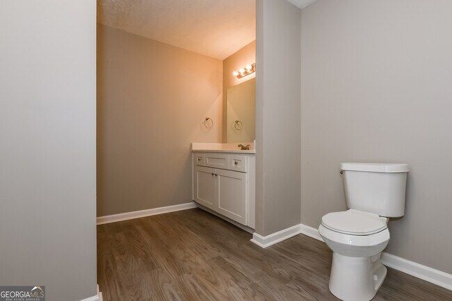 Building Photo - 5720 Twain Dr