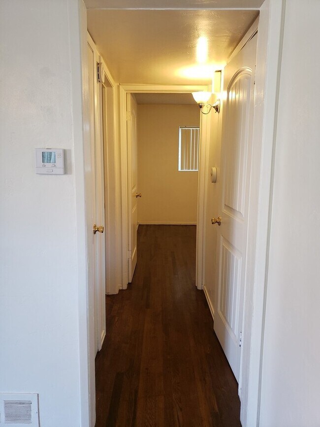 Building Photo - Charming 2bdr Duplex in La Mesa Cul-de-Sac