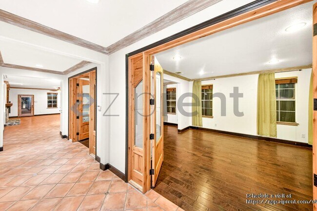 Building Photo - 1485 Clearview Cir