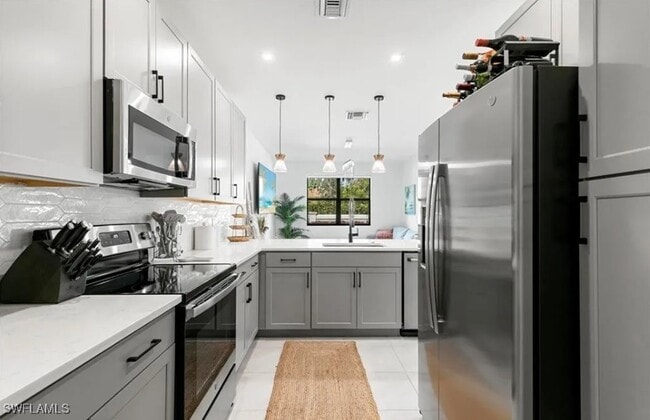 Building Photo - 7578 Rockefeller Dr