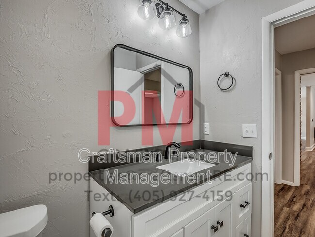 Building Photo - 13601 Pinehurst Rd