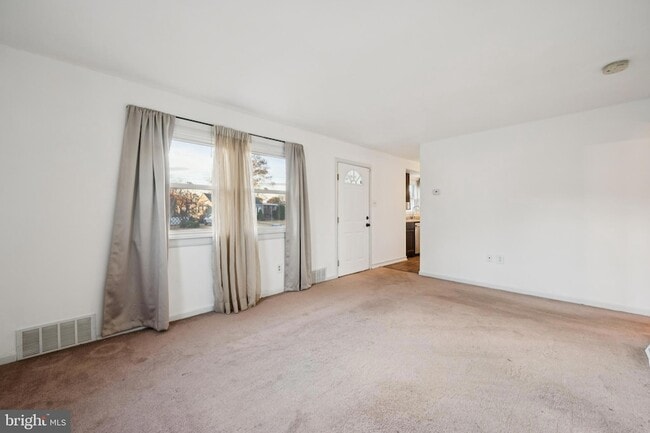 Building Photo - 610 Lee Ave