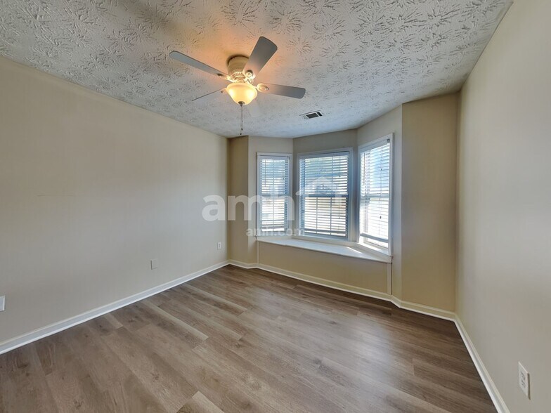 Building Photo - 5390 Spotted Fawn Ct