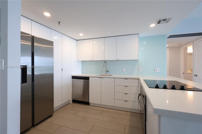 Building Photo - 20515 E Country Club Dr