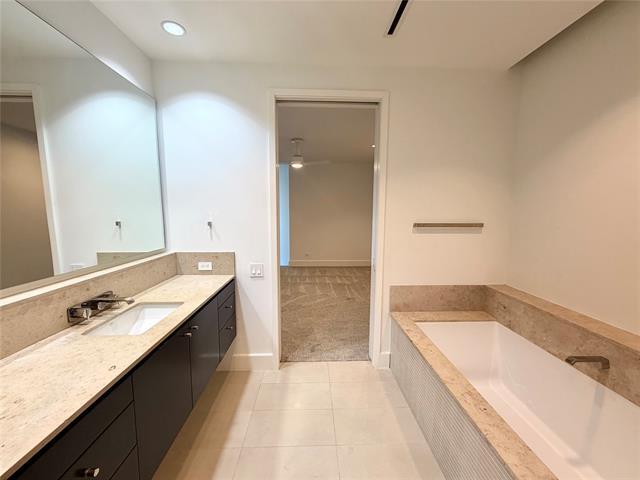 Building Photo - 2408 Victory Park Ln