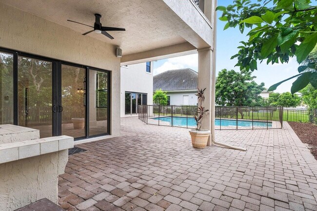 Building Photo - 8971 Stone Pier Dr