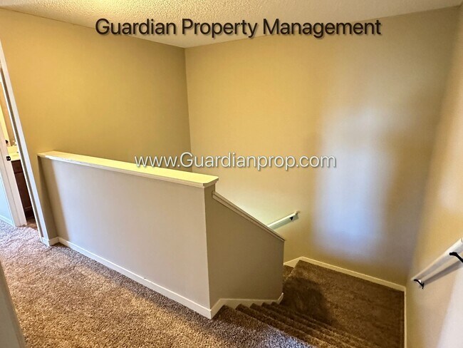 Building Photo - Champlin Corner Unit Town Home, 2 Car Garage, Dishwasher, Washer/Dryer, Balcony