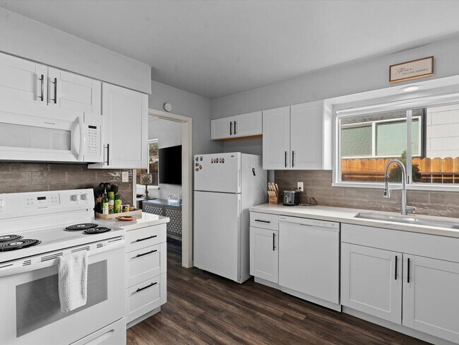 Building Photo - Single Level, Brick duplex