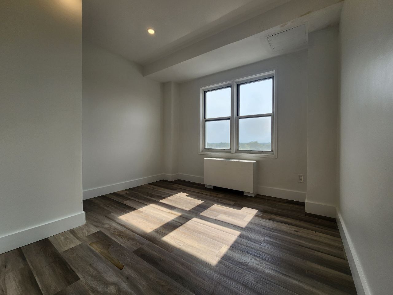 Building Photo - 750 N Broad St