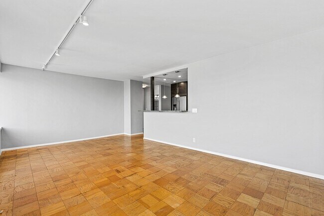 Building Photo - 85 E India Row