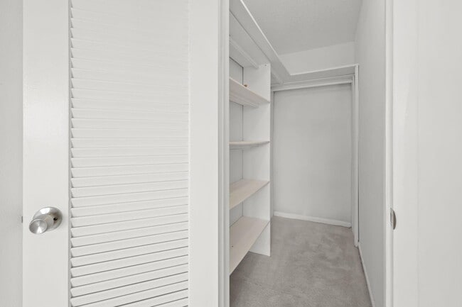 Building Photo - 124 Preston Way