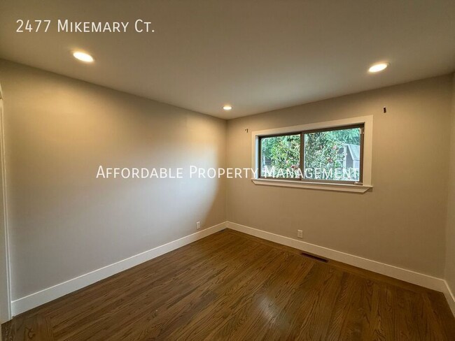 Building Photo - 2477 Mikemary Ct