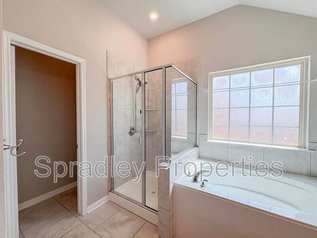 Building Photo - 1131 Kiskadee Branch Dr