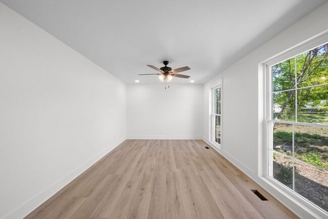 Building Photo - Remodeled 3 bd 2 ba rental in Southside!!