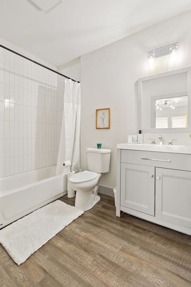 Building Photo - Beautiful renovated home!