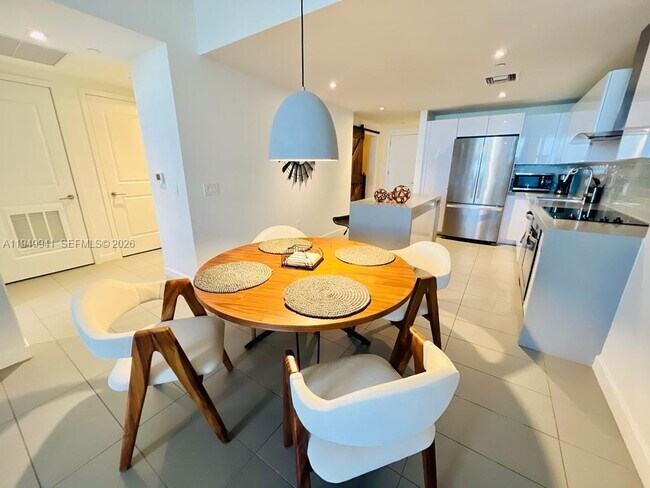 Building Photo - 1600 NE 1st Ave