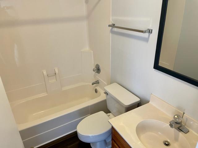 Building Photo - 1025 Plantation Dr W