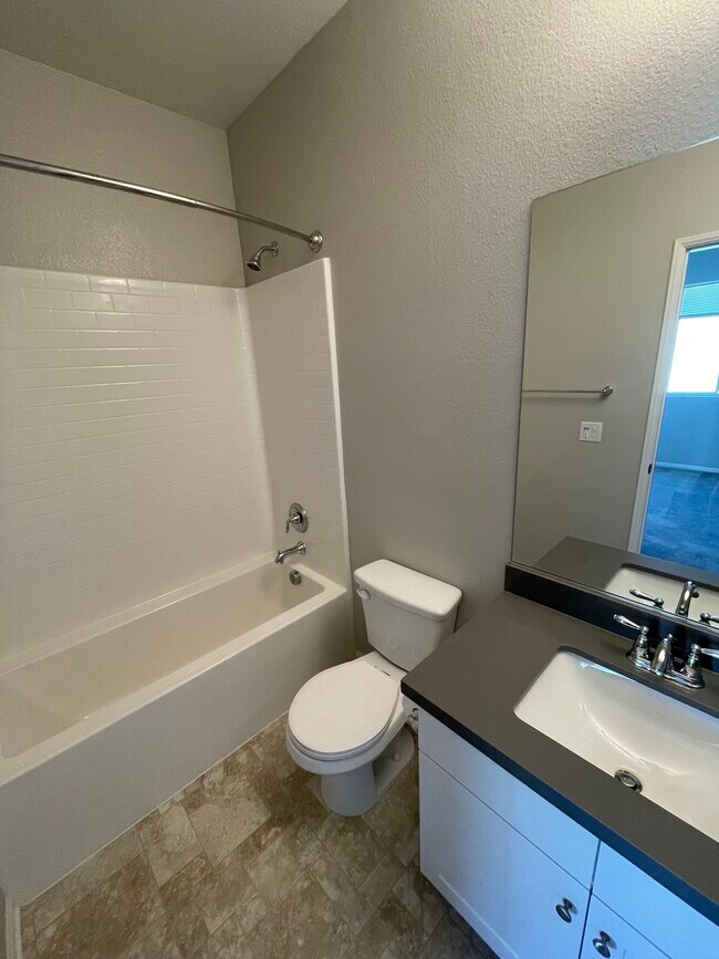 Building Photo - 8850 Olive Ln