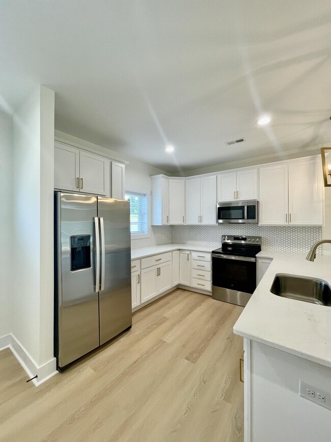 Building Photo - 556 Leesville Rd