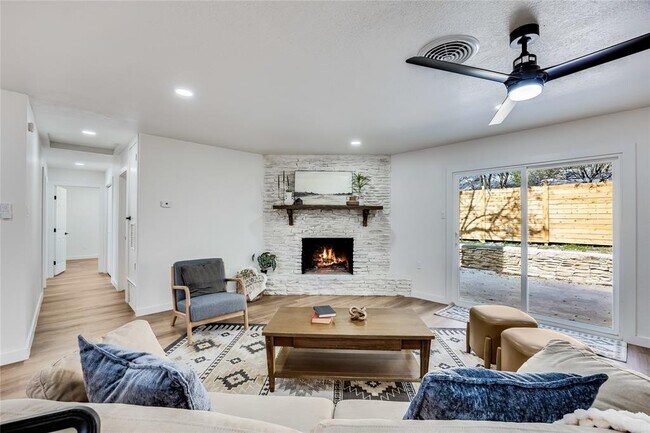 Building Photo - 11704 Indianhead Dr