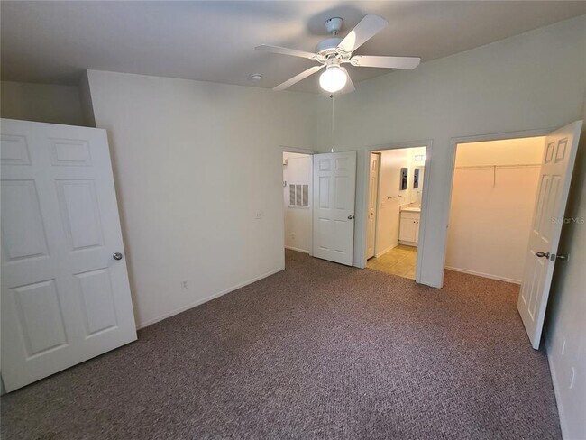 Building Photo - 5903 Willow Ridge Dr