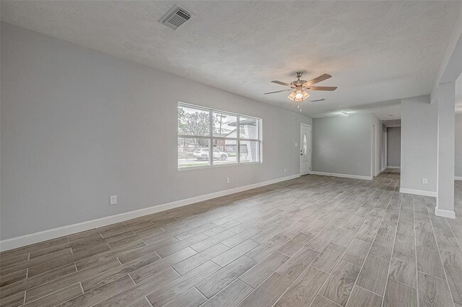 Building Photo - 300 Lane Dr