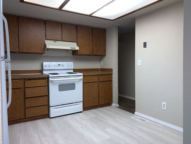 Building Photo - Beautiful 3Bd/1.5 Ba Federal Way Home.