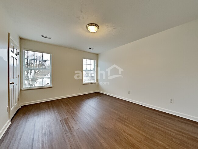 Building Photo - 815 Dowry Lane