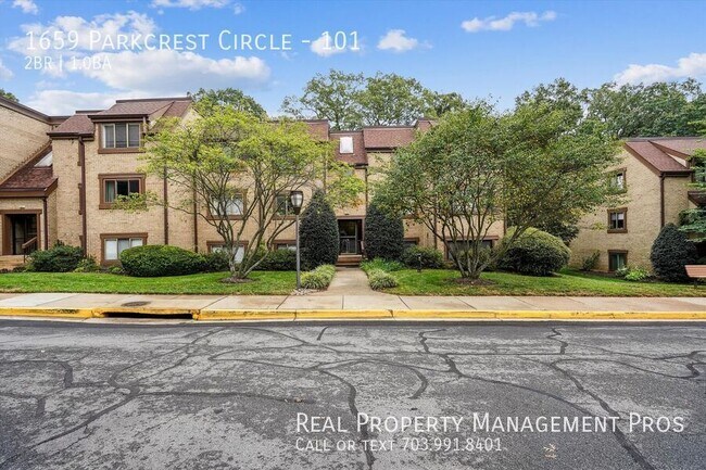Building Photo - 1659 Parkcrest Cir